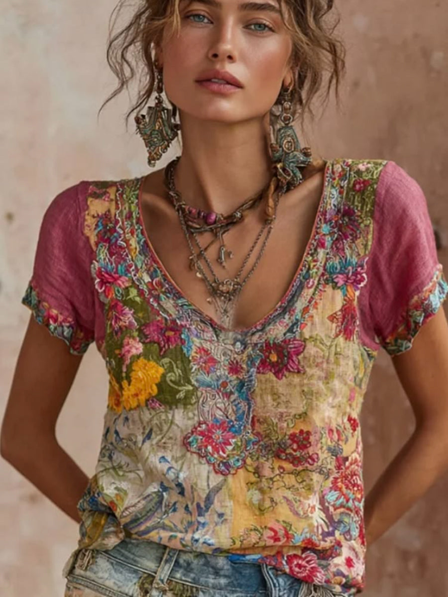 Damesbohemian t-shirt met bloemenborduurwerk, artiesten-halslijn en contrasterende kleuren, gemaakt van een linnenmix