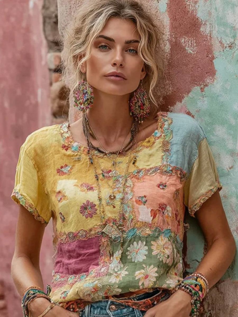 Damesbohemien t-shirt met bloemenborduurwerk, contrasterende kleuren en linnenmix