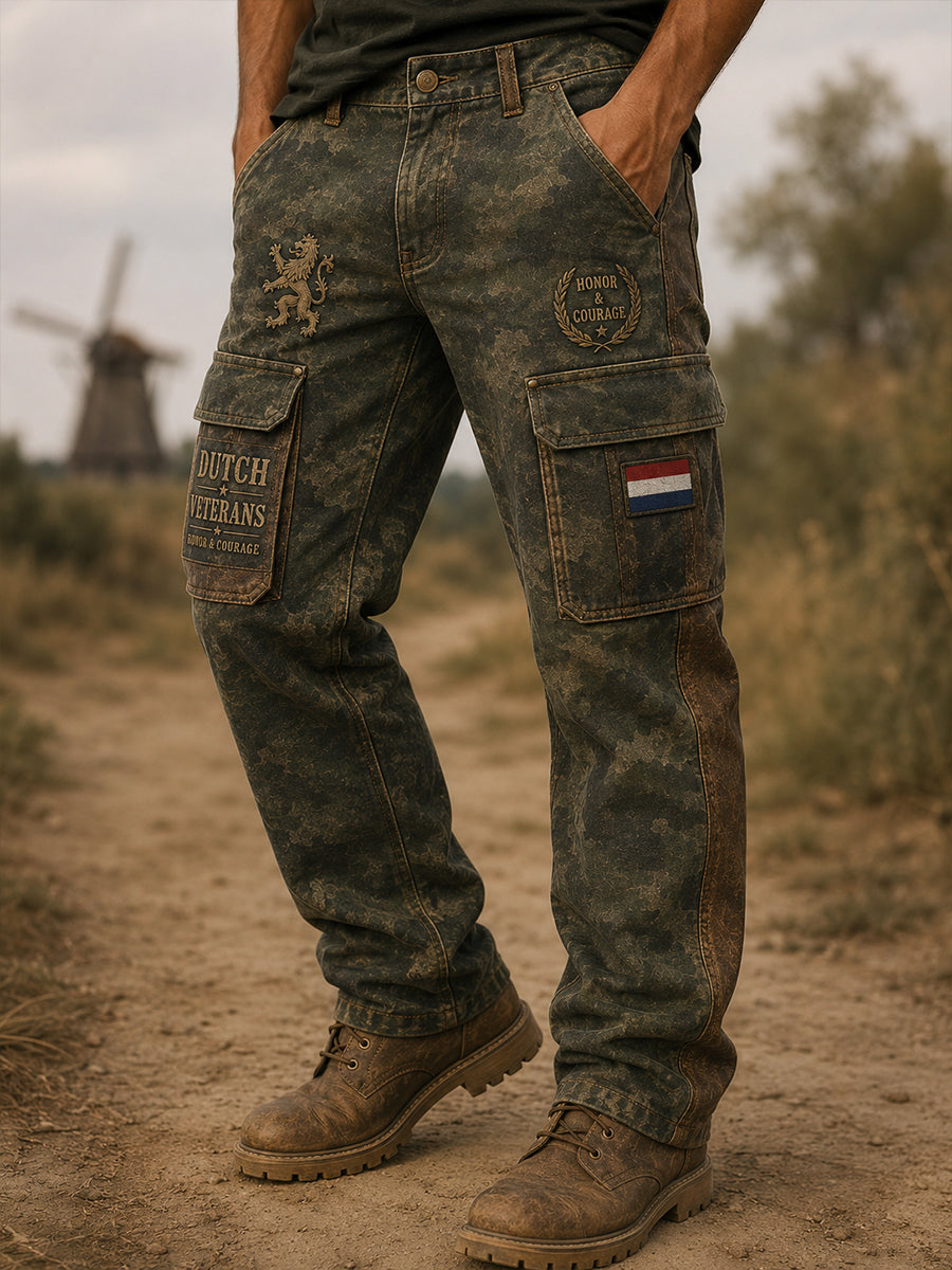 Herenbroek in retrocamouflage met vele zakken en militair karakter