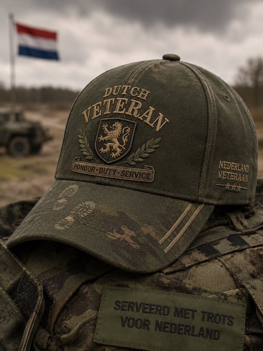 Herenhathoed in vintagestijl met militair geïnspireerde print