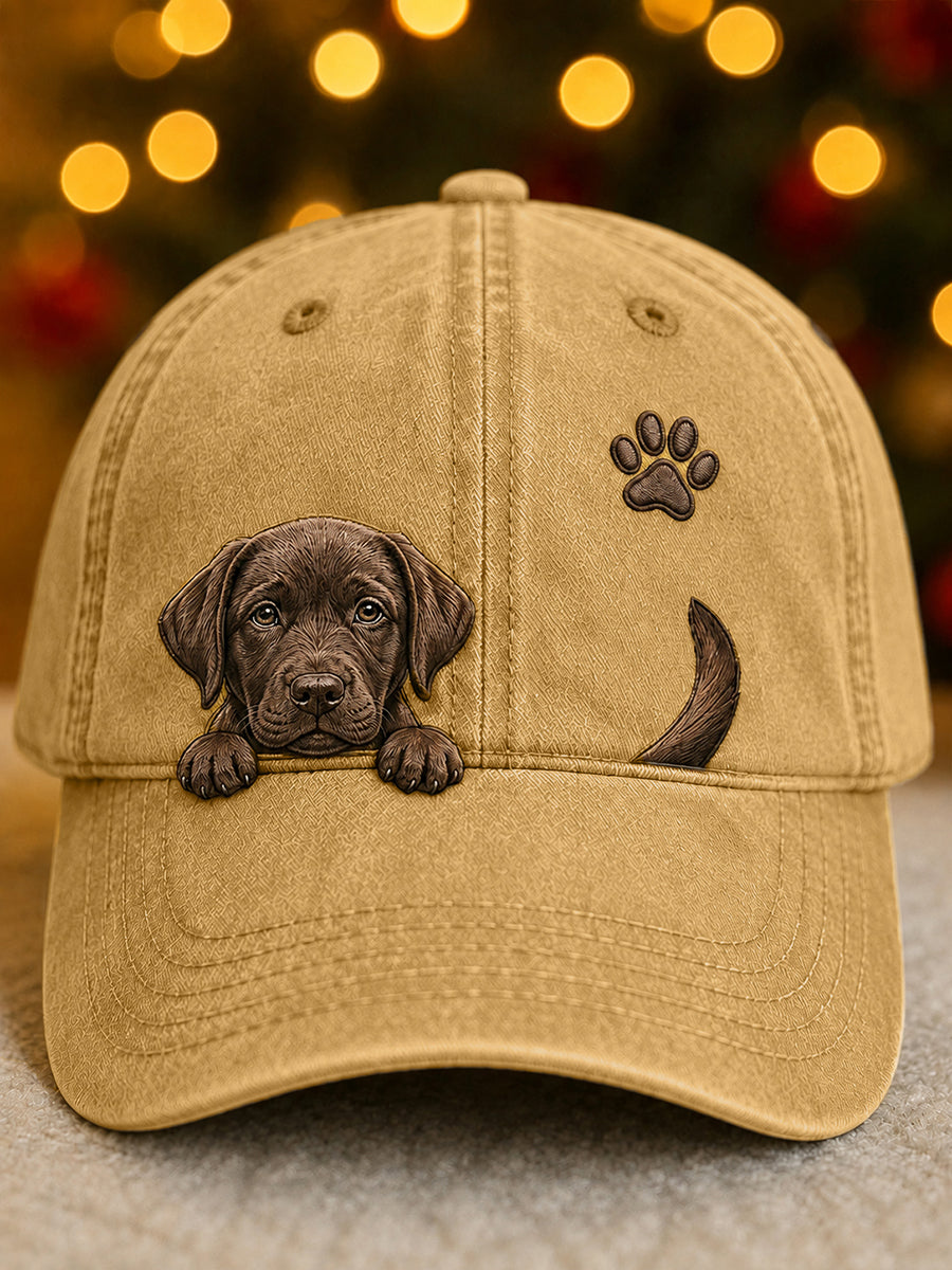 Schattige Labrador Retriever die om het hoekje gluurt en pootafdrukken uniseks muts