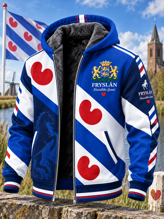 Herenjas met lange mouwen en hoge hals, voorzien van een capuchon en een stedelijke herdenkingsprint.