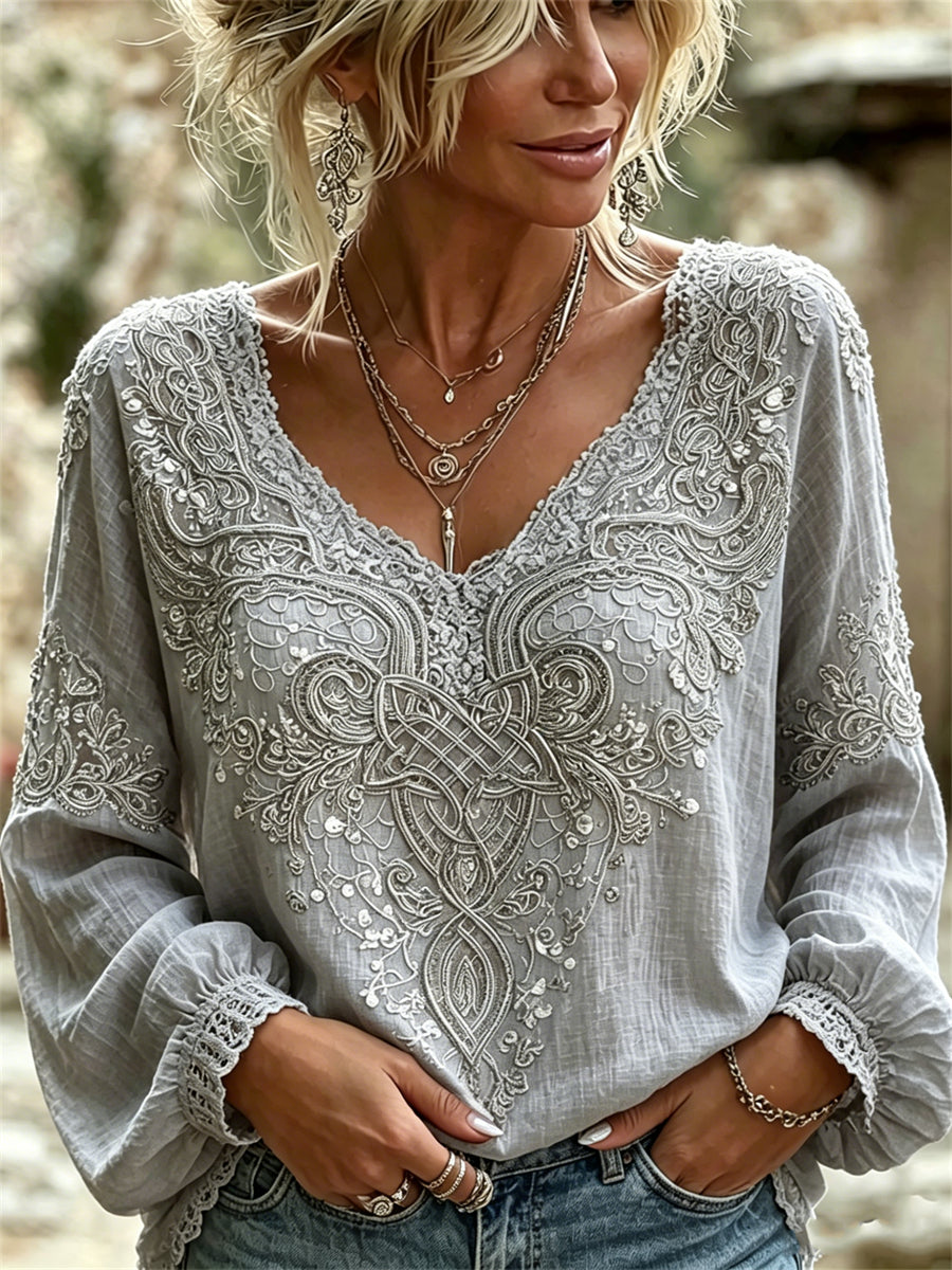Damesstijlvolle vikingse katoenen-linnen blouse met Keltisch knoopmotief en bloemenkantprint