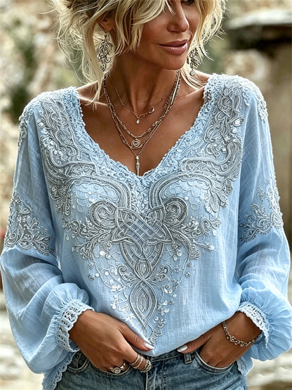Damesstijlvolle vikingse katoenen-linnen blouse met Keltisch knoopmotief en bloemenkantprint