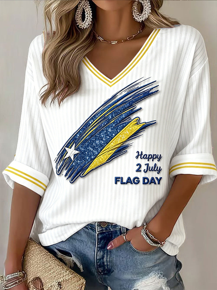 Dameswitte casual T-shirt met streepdessin en v-hals, geïnspireerd op de vlag van Curaçao