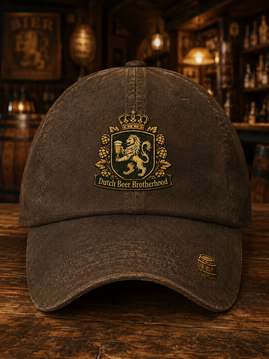 Hoed met retroprint van een leeuw en bier