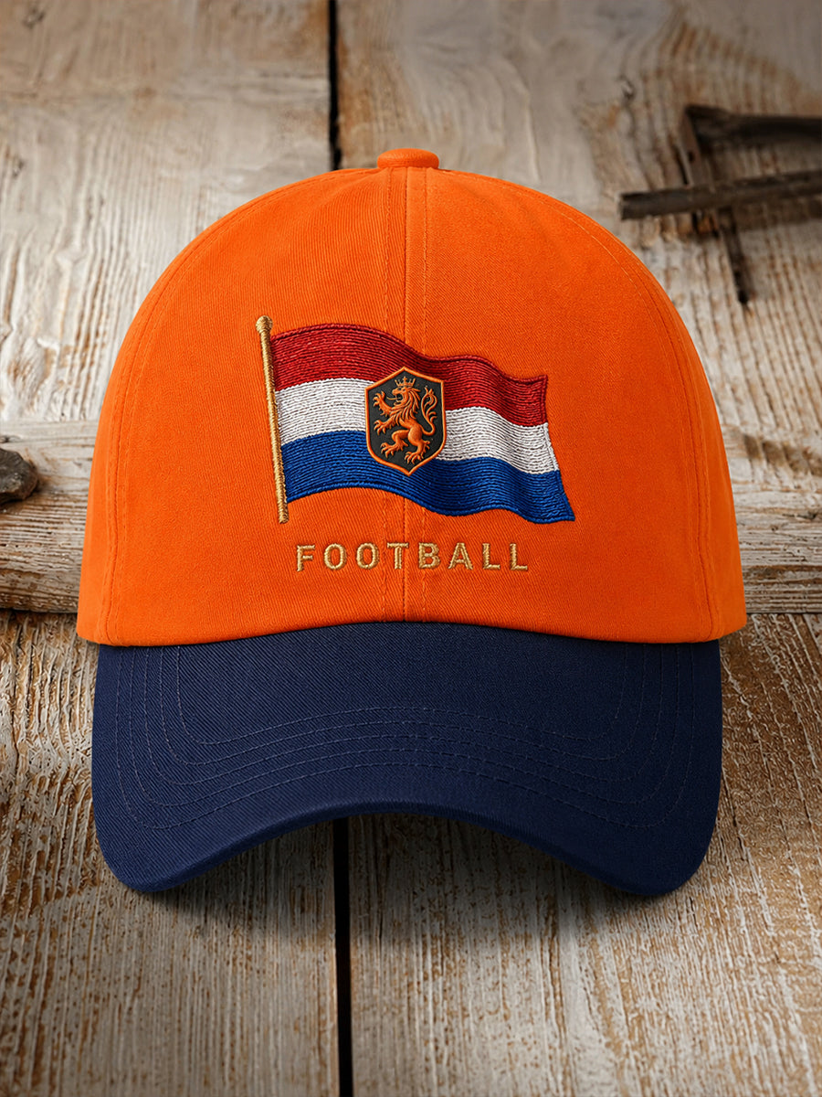 Leeuw en voetbalprint hoed
