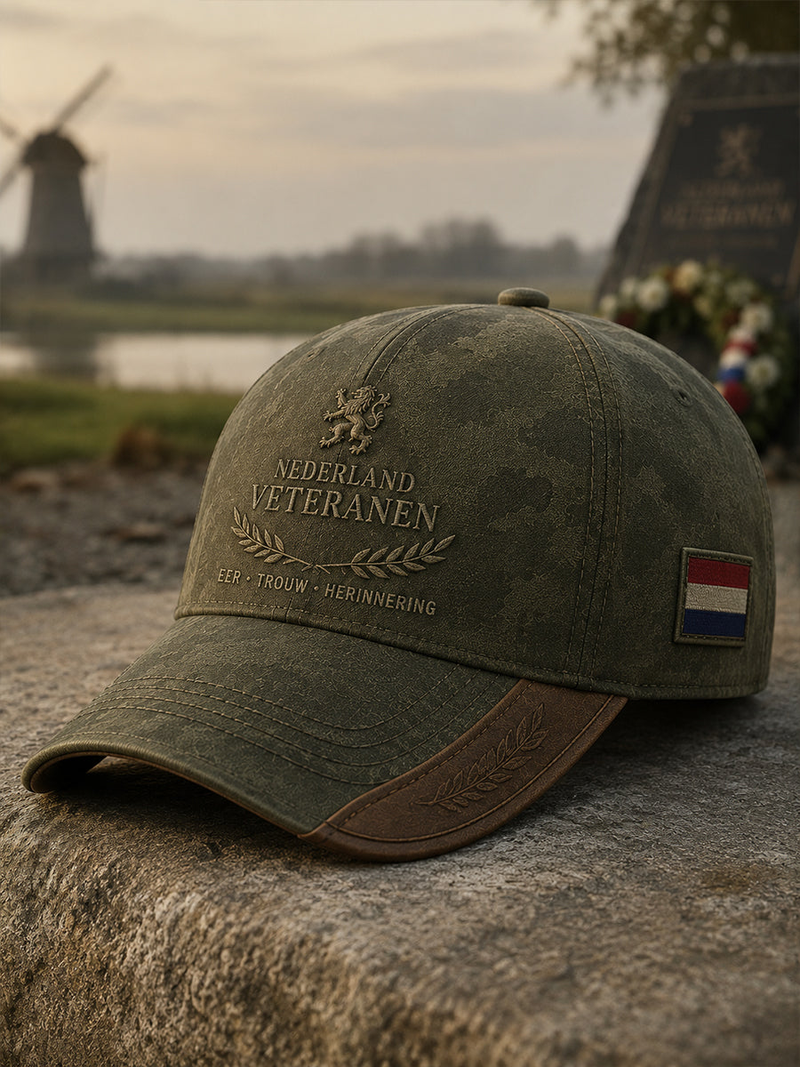 Herenpet met retrocamouflage en veteranelementenprint