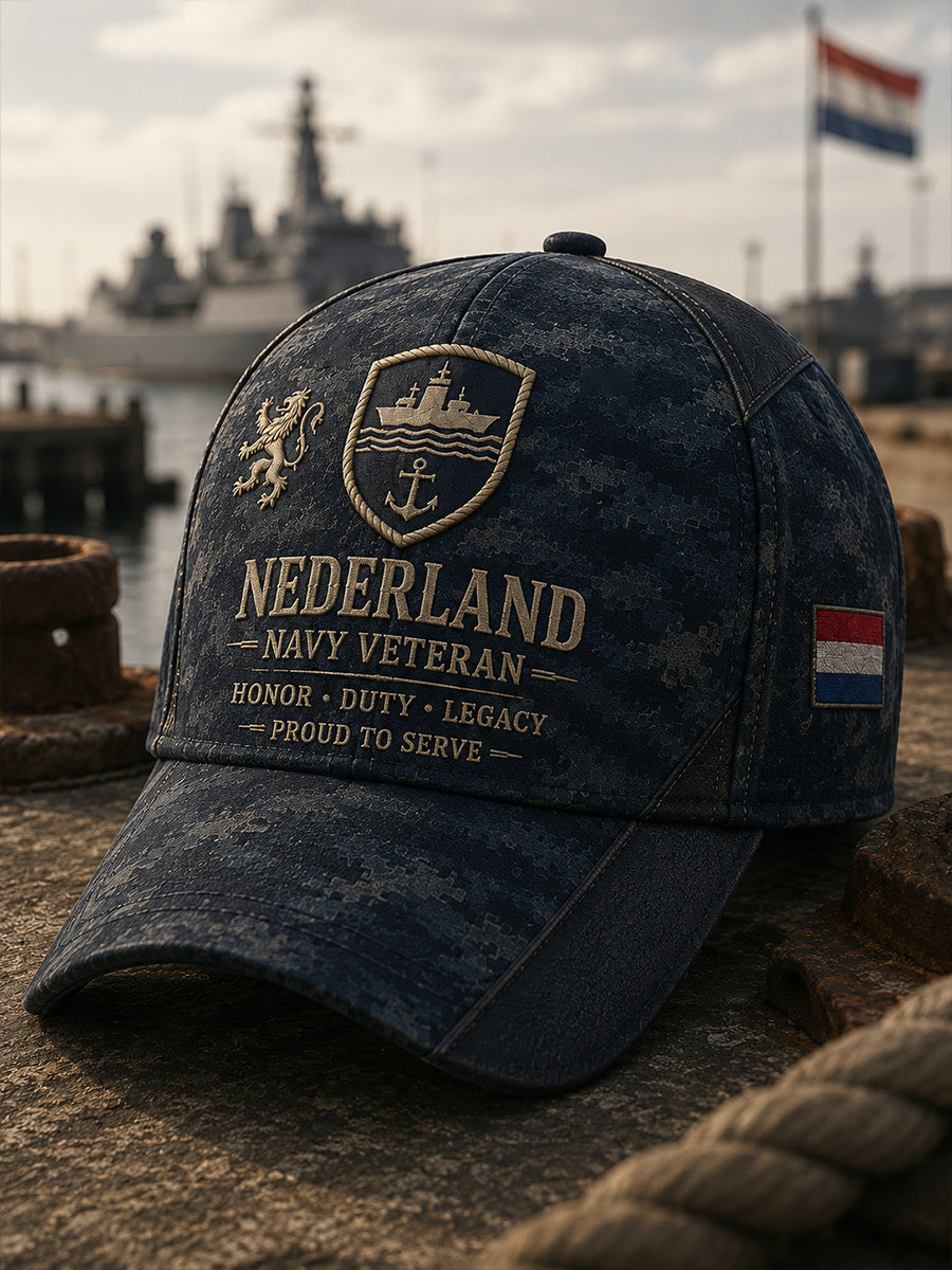 Herenpet met retrocamouflage en veteranelementenprint
