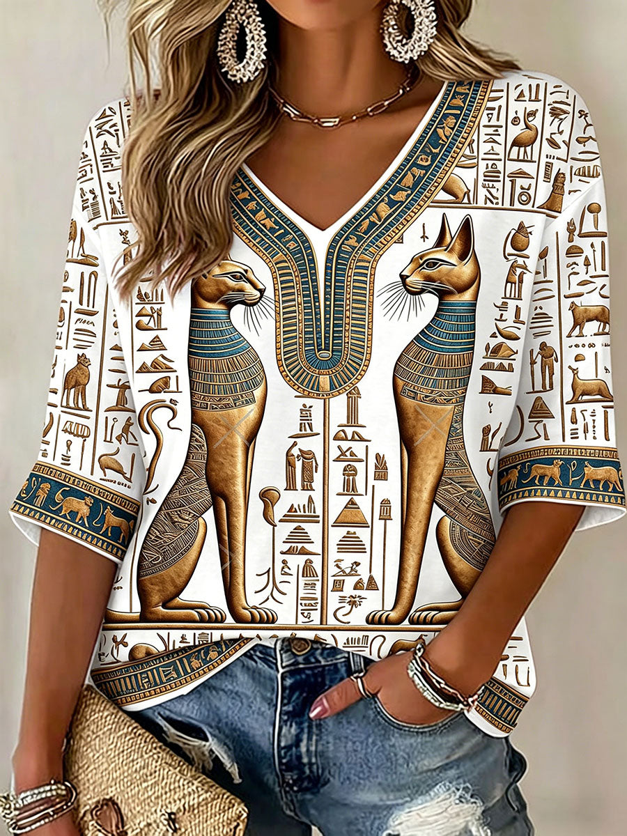 Dames-T-shirts met V-hals uit het oude Egypte met afbeelding van Bastet
