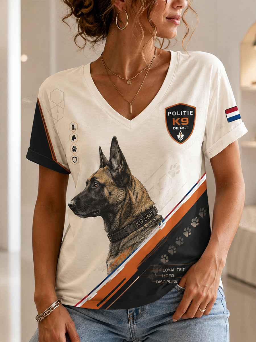 Dames-T-shirt met V-hals en korte mouwen, voorzien van een grafische print van een politiehond