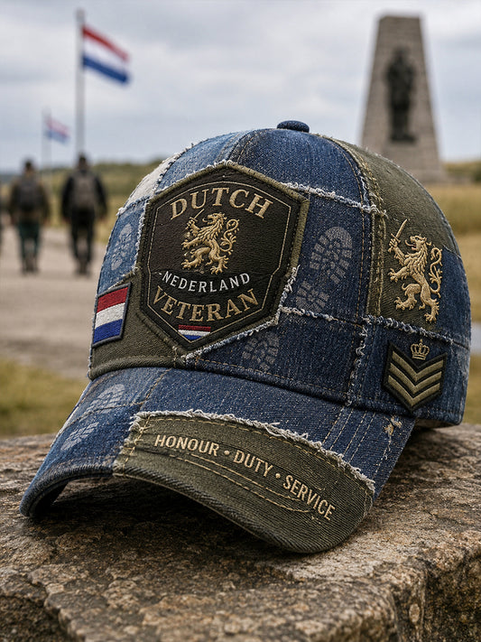 Herenhathoed in vintagestijl met militair geïnspireerde print