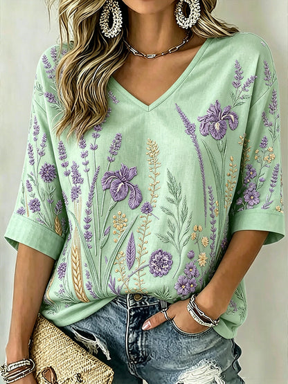 Paars t-shirt voor dames met plantenpatroon, middellange mouwen en V-hals
