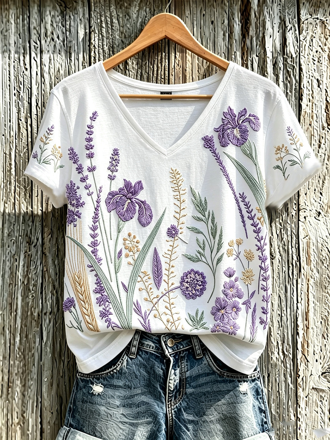 Paars T-shirt voor dames met een print van planten en bloemen, in casual stijl