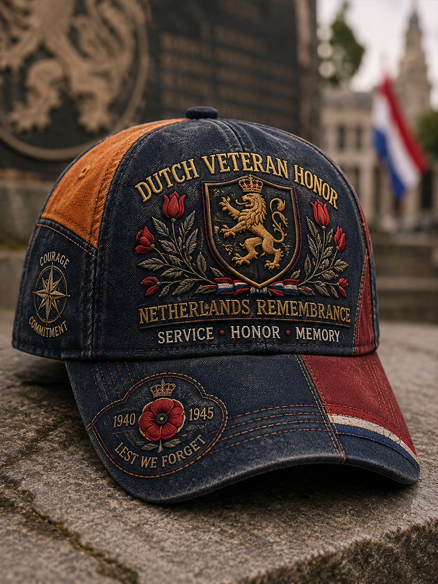 Herenhathoed in vintagestijl met militair geïnspireerde print