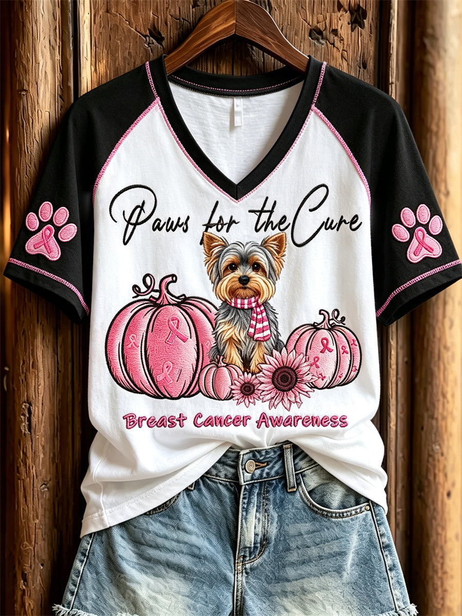 Dames T-shirt met korte mouwen en print van Yorkshire-terriërs, roze pompoenen en de boodschap ‘Paws for the Cure’ ter bewustwording van borstkanker