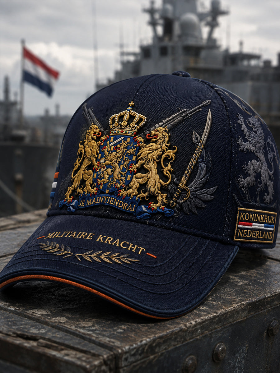 Herenhathoed in vintagestijl met militair geïnspireerde print