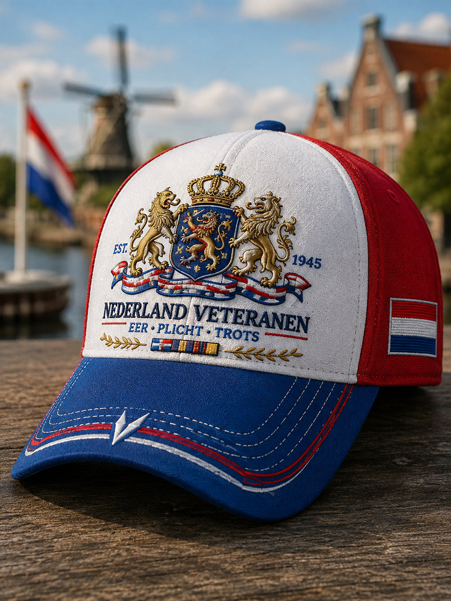 Herenhathoed in vintagestijl met militair geïnspireerde print