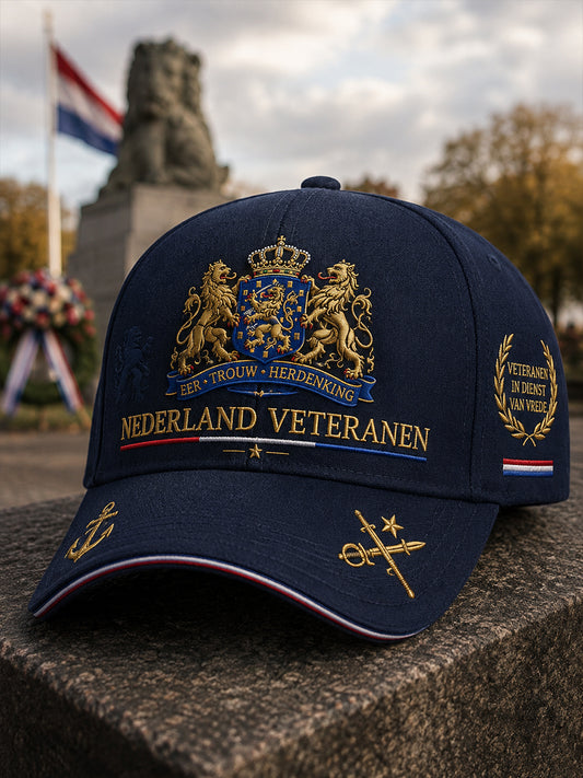 Herenhathoed in vintagestijl met militair geïnspireerde print