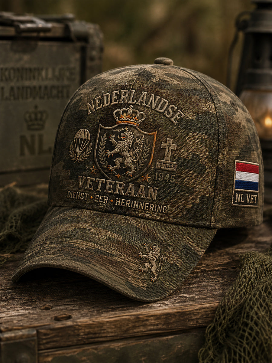 Herenhathoed in vintagestijl met militair geïnspireerde print