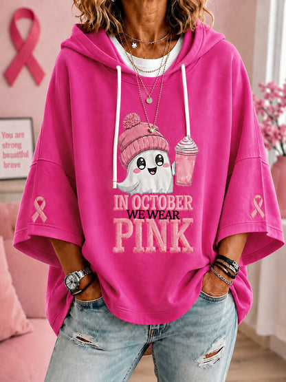 Vrouwen In oktober dragen we roze Halloween-roze spookprint borstkankerbewustzijnsteun hoodie met korte mouwen