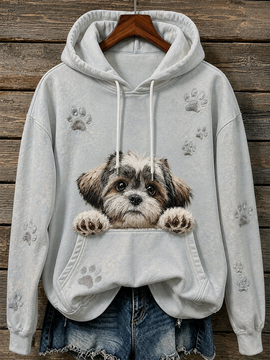 Damesmuts met schattige Shih Tzu en pootafdrukken, knus en comfortabel