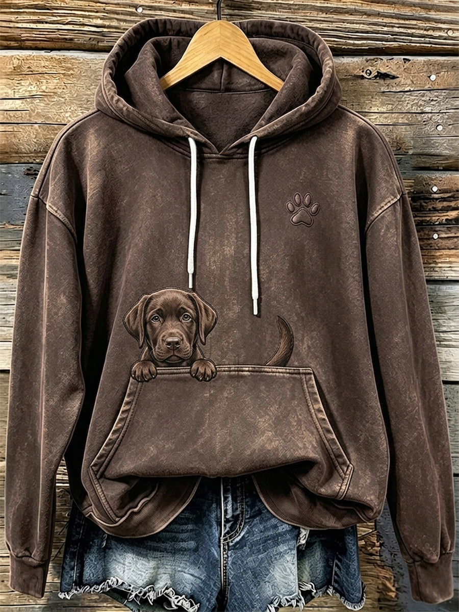 Damesmooie knusse hoodie met verstoppende chocoladekleurige labrador retriever en pootafdrukken