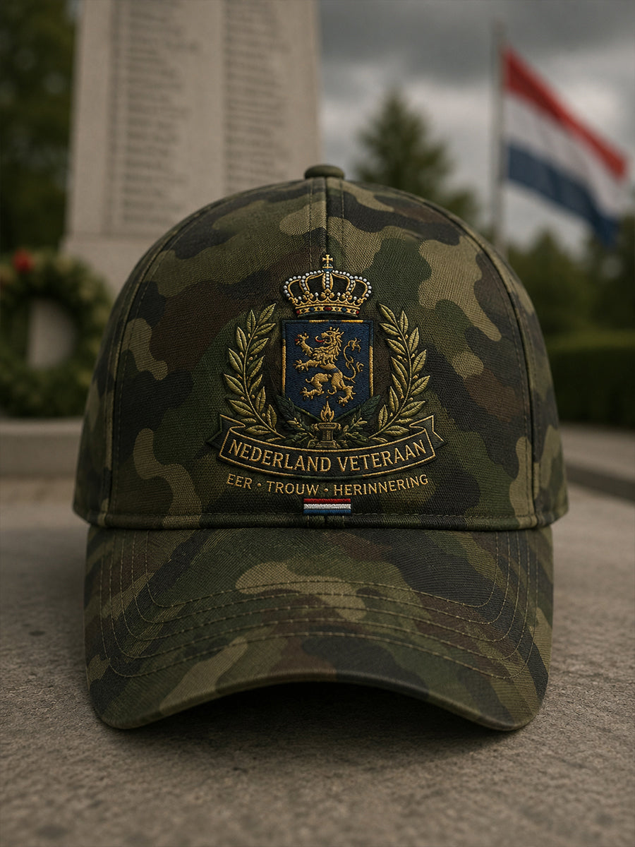 Herenpet in vintagestijl met camo-print en herdenkingsdetails voor veteranen