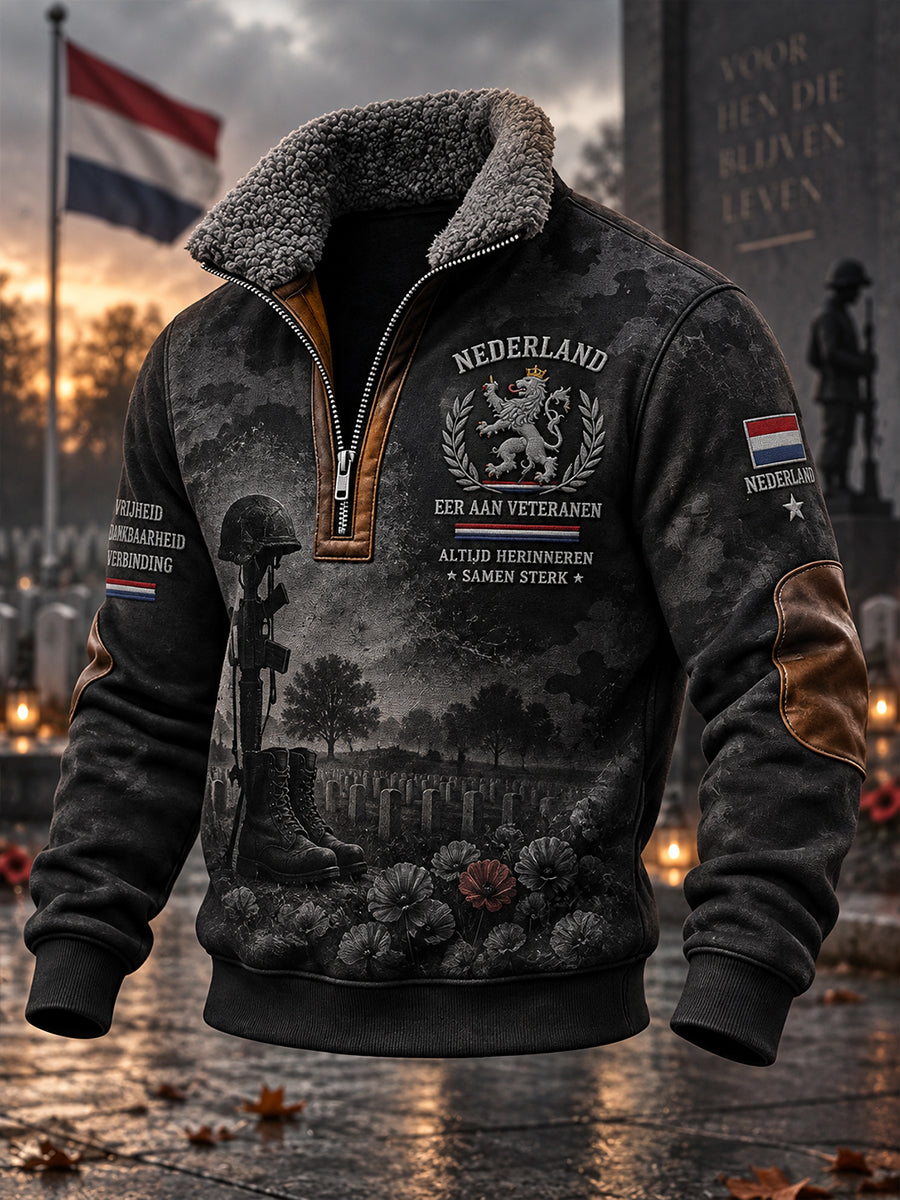 Herenhoodie met lange mouwen en opstaande kraag, voorzien van een grafische print ter herdenking van veteranen